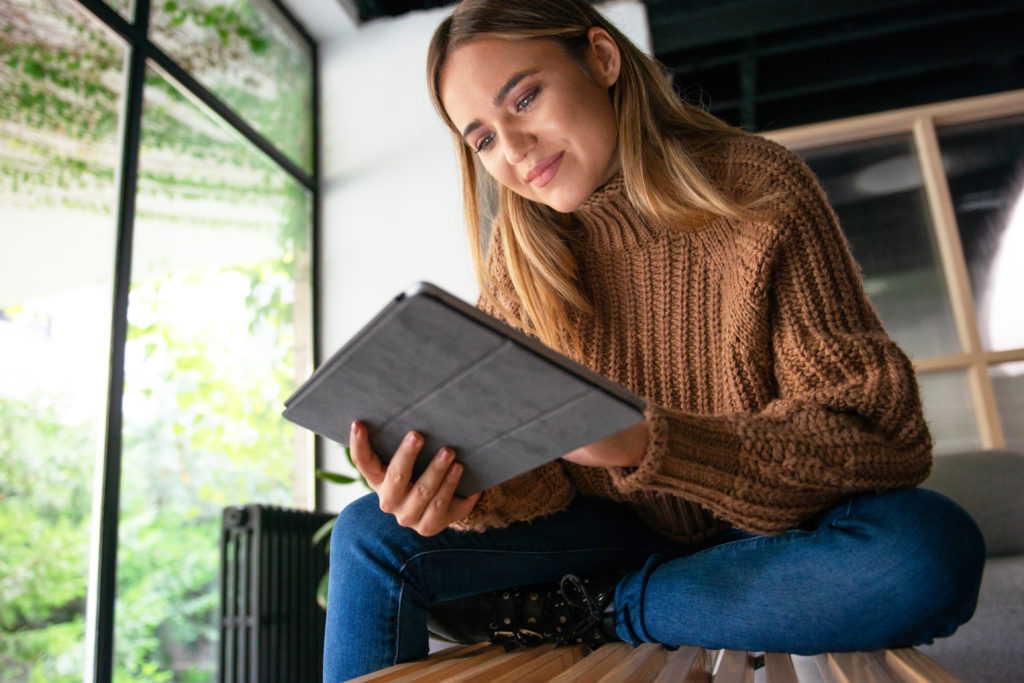 ipad femme recherche filiere mode luxe offre emploi